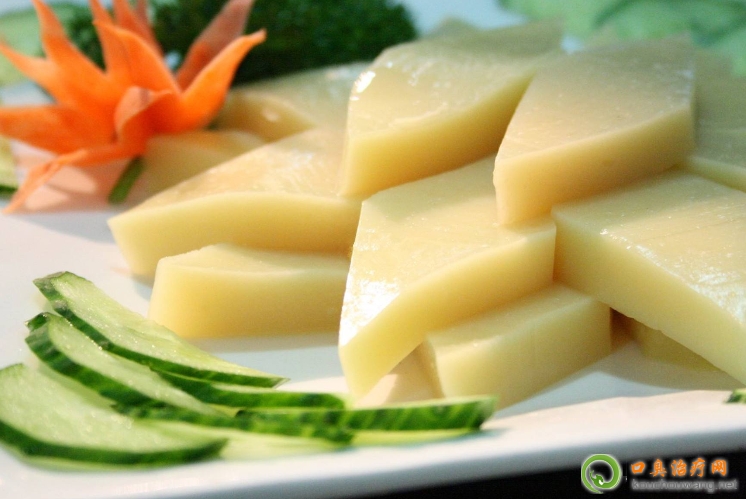 �ڳ����Գ��׶���